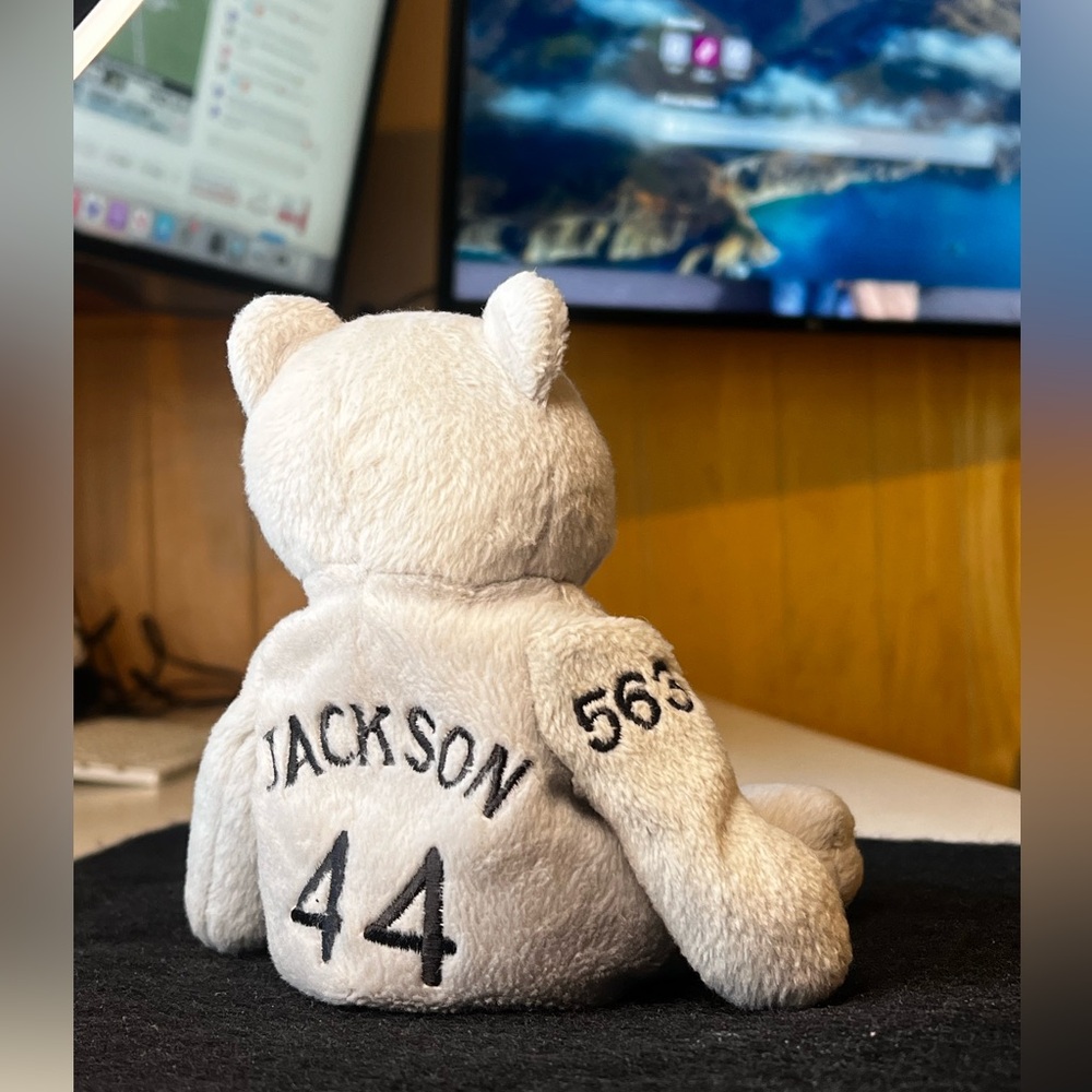 Reggie Jackson #44 500 Home Run Club Bear. Reggie Jackson Limited Edition